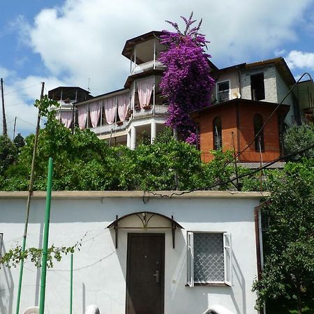 Old Town Guesthouse 苏呼米 外观 照片