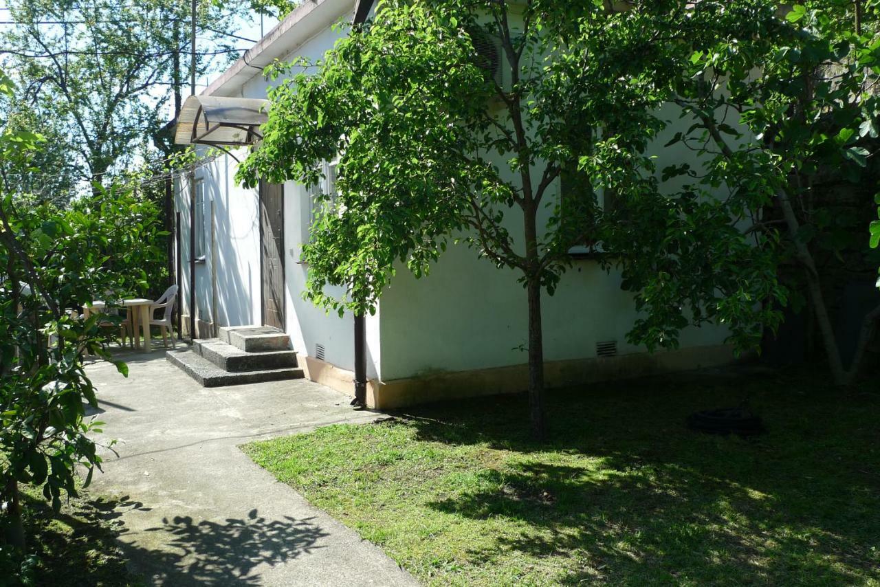 Old Town Guesthouse 苏呼米 外观 照片