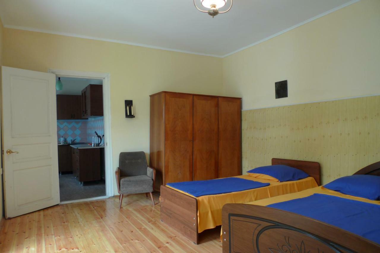 Old Town Guesthouse 苏呼米 外观 照片
